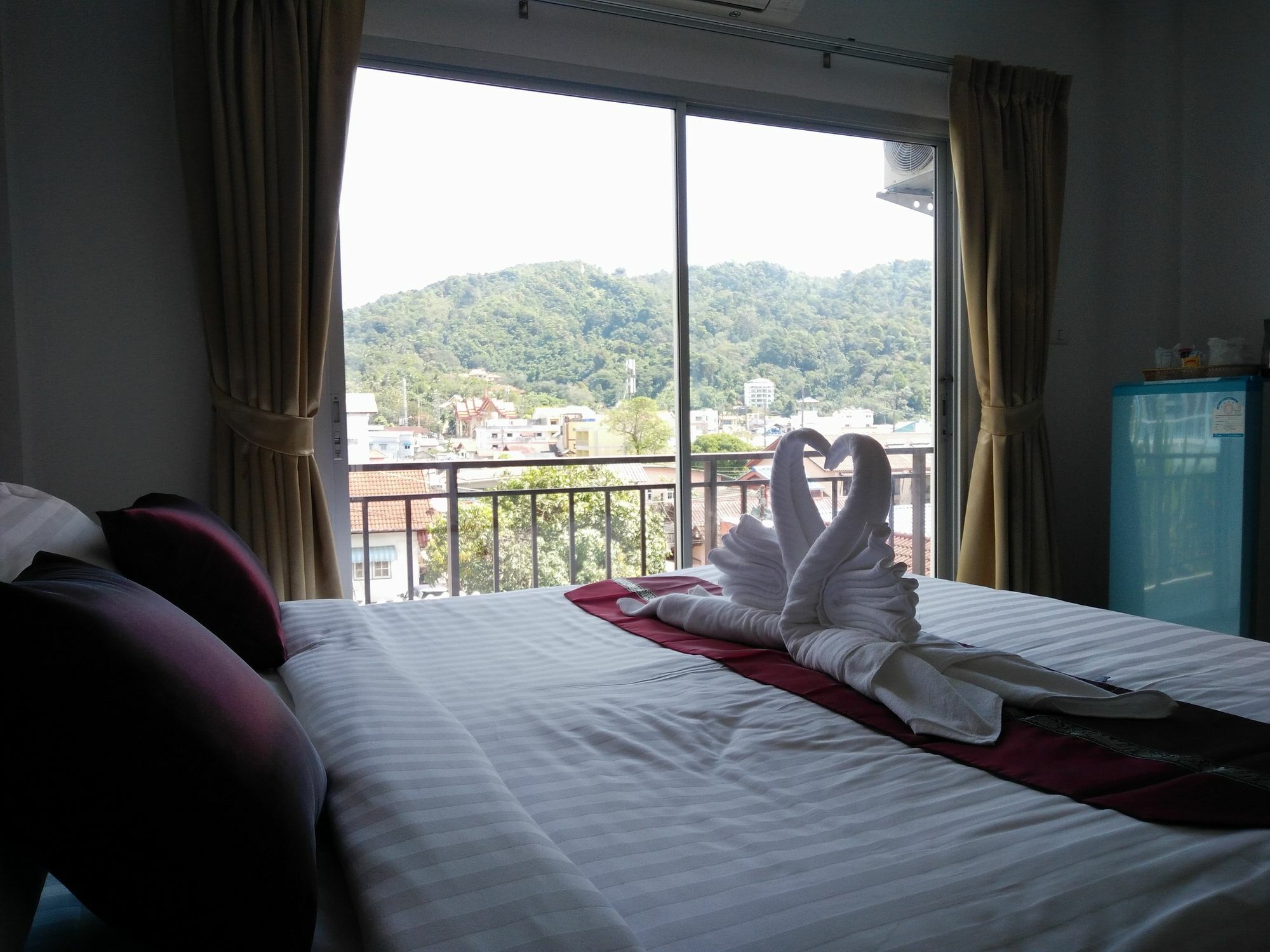White Sky Boutique Hotell Patong Exteriör bild